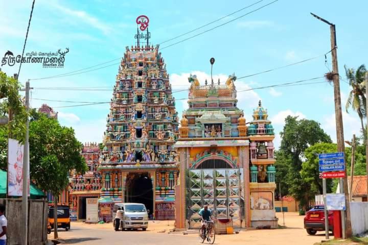 Uppuveli Beach House Trincomalee Bagian luar foto