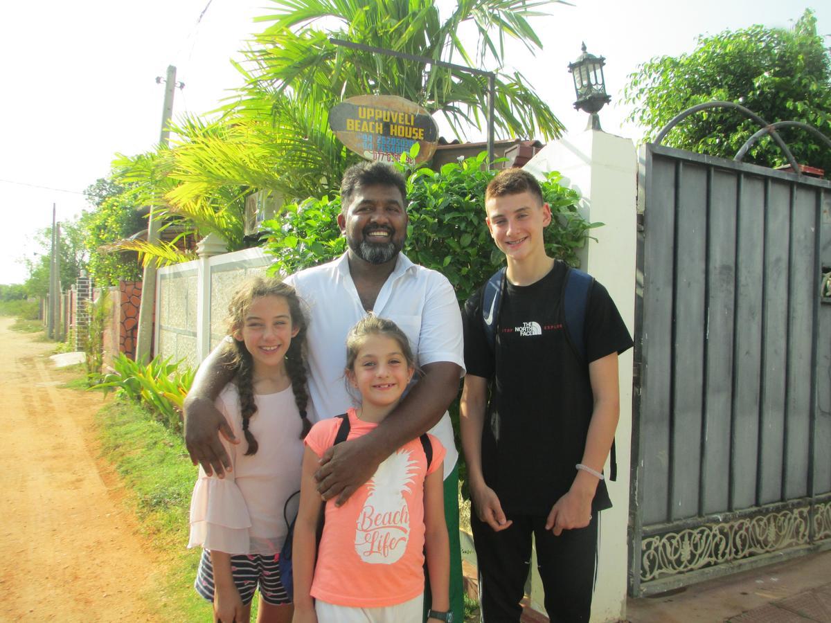 Uppuveli Beach House Trincomalee Bagian luar foto