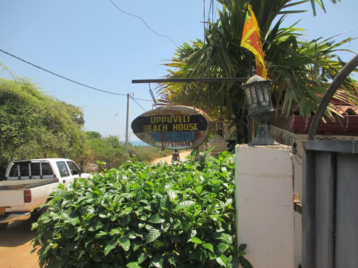 Uppuveli Beach House Trincomalee Bagian luar foto